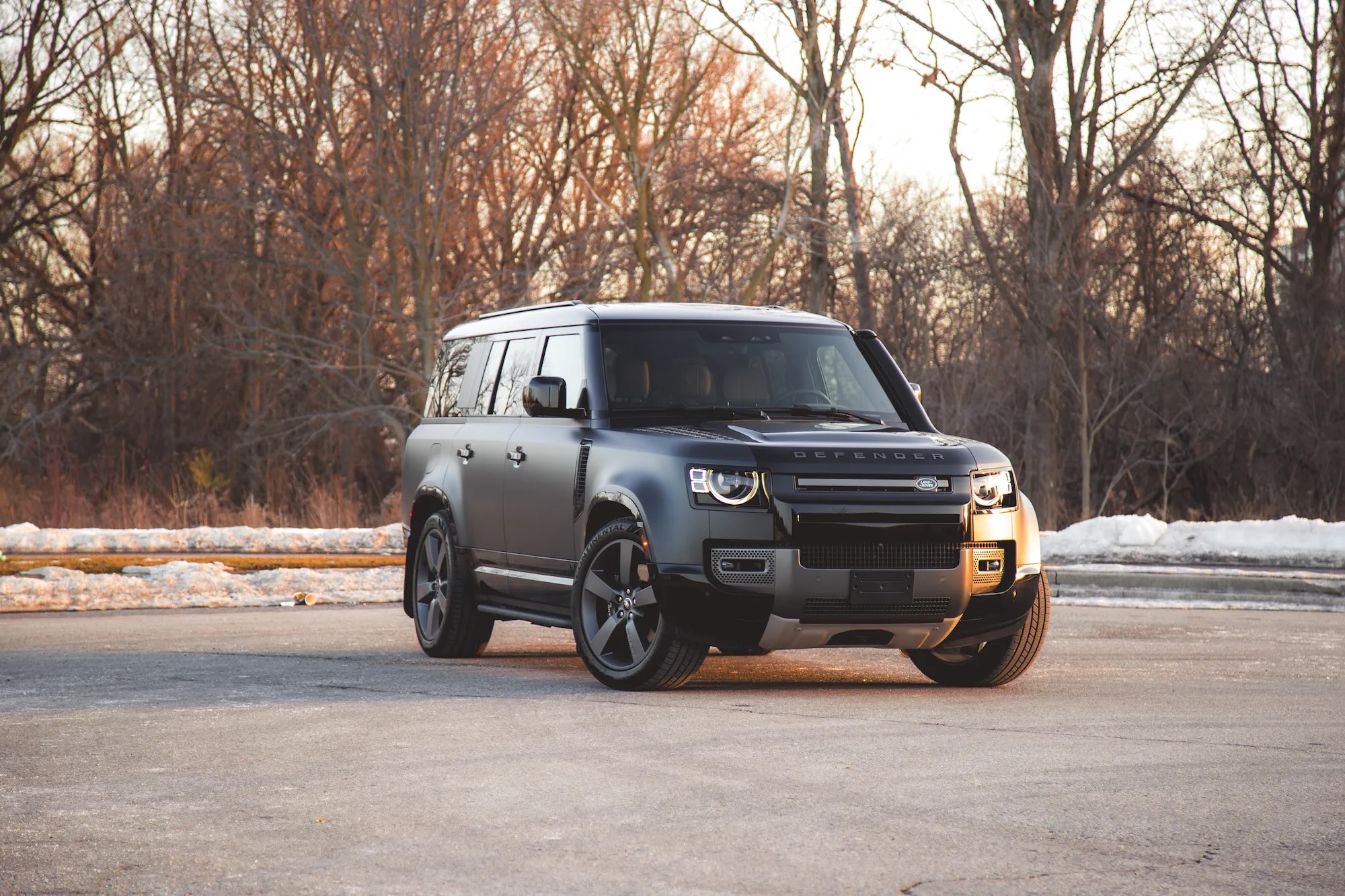 Defender 130 V8 2026: Đỉnh cao quyền lực hay là phô trương hào nhoáng