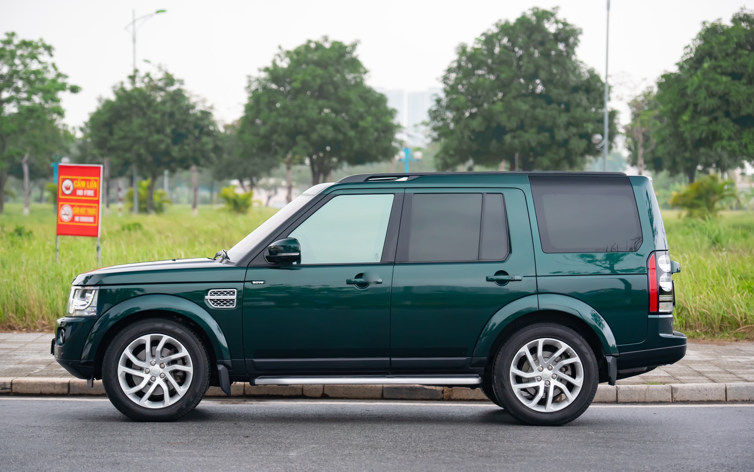 https://landrovervietnam.vn/z5133494594227_2e3664a7f3db77dbb8171c852c290949