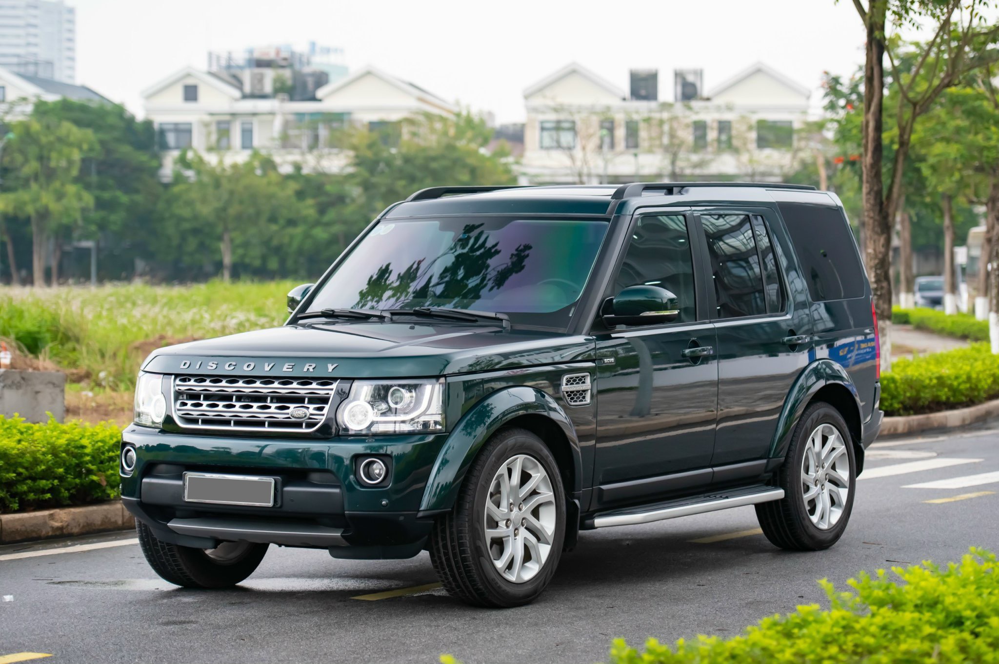 https://landrovervietnam.vn/z5133494612393_5985accb5a2ad843dad71ae01e346d00