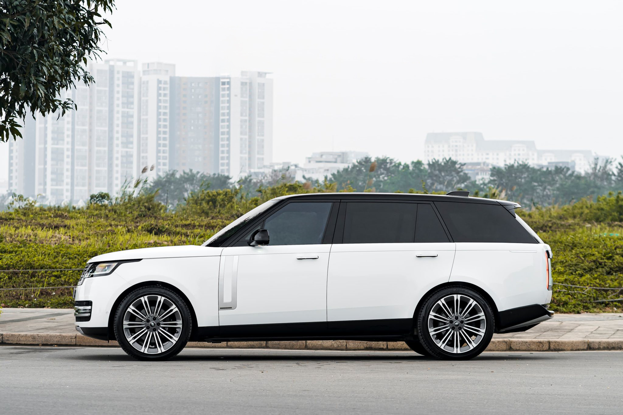 https://landrovervietnam.vn/495377768_4184833665174526_658536968135294004_n