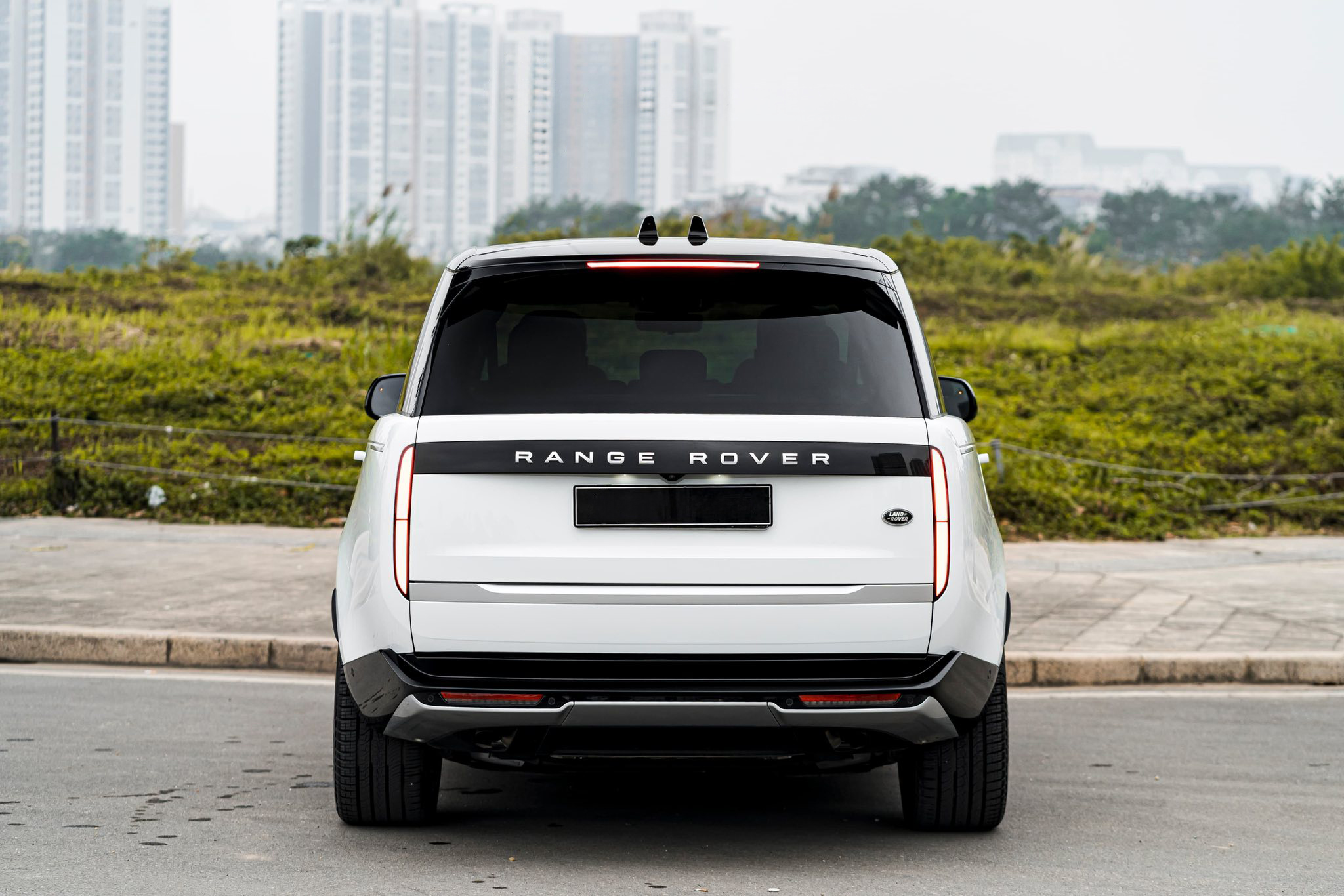 https://landrovervietnam.vn/495654582_4184833738507852_1810136413954400342_n