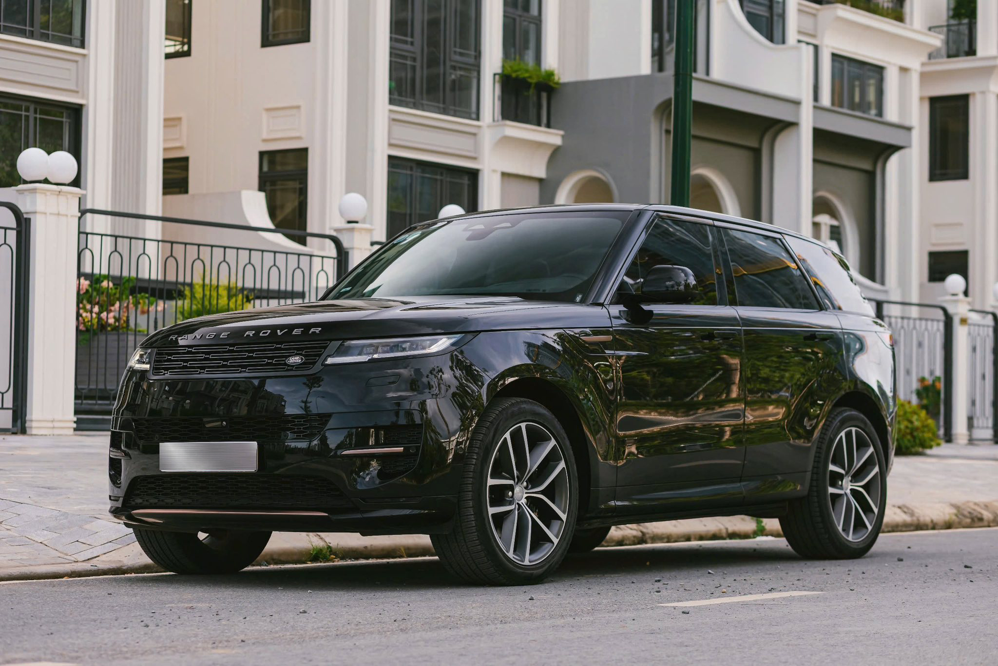 https://landrovervietnam.vn/528235265_3592302380905532_3188873821199787684_n