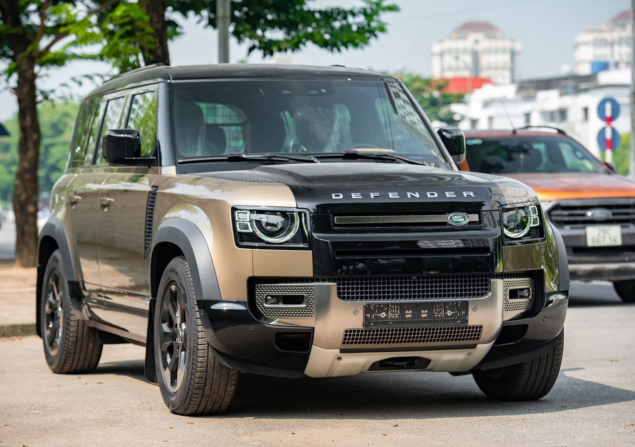 https://landrovervietnam.vn/Land-Rover-Defender-110X-P400-2024-08