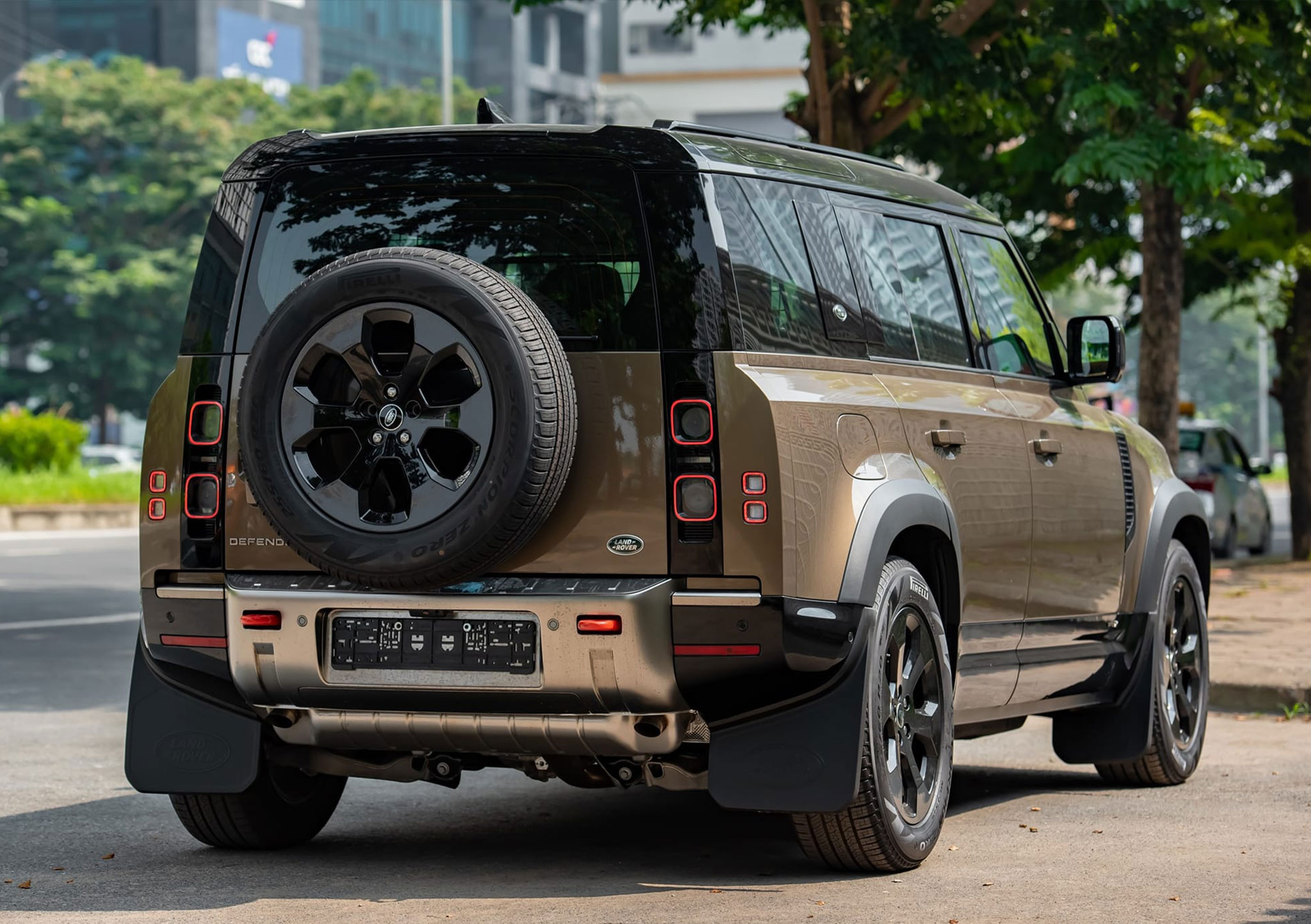 https://landrovervietnam.vn/Land-Rover-Defender-110X-P400-2024-10