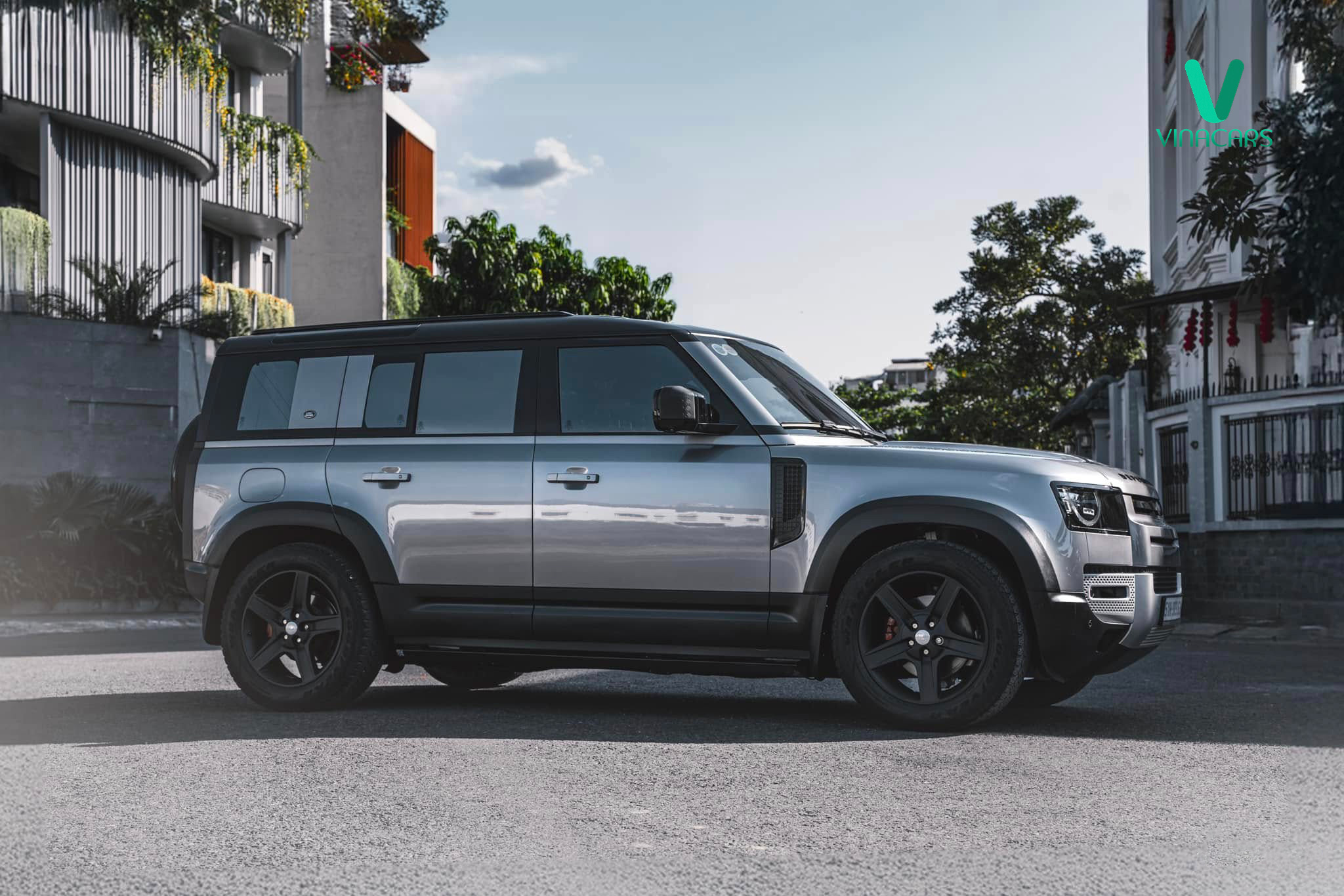 https://landrovervietnam.vn/Range-Rover-Defender-2021-15