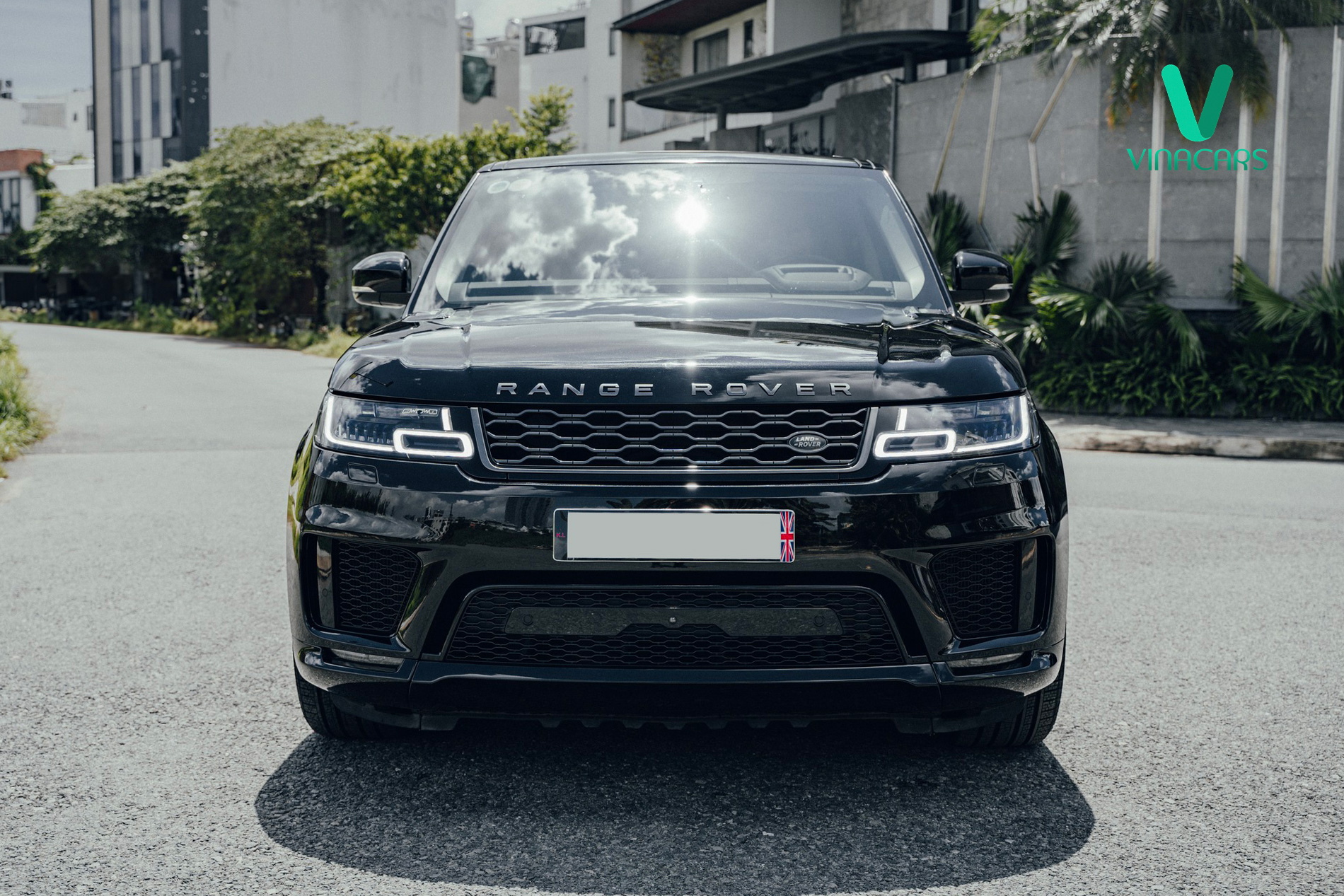 https://landrovervietnam.vn/Range-Rover-Sport-HSE-Dynamic-2019-14