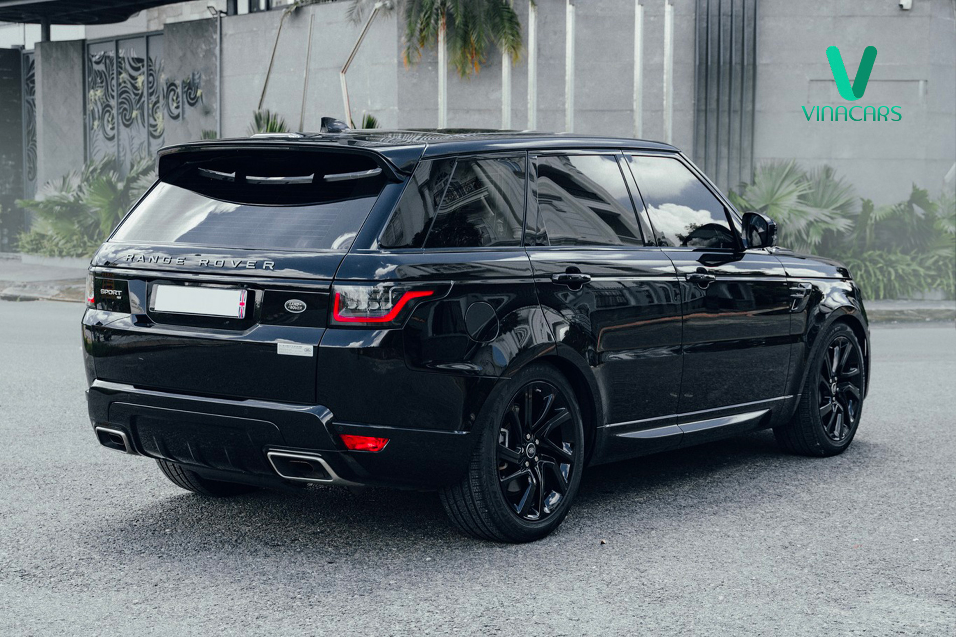 https://landrovervietnam.vn/Range-Rover-Sport-HSE-Dynamic-2019-15