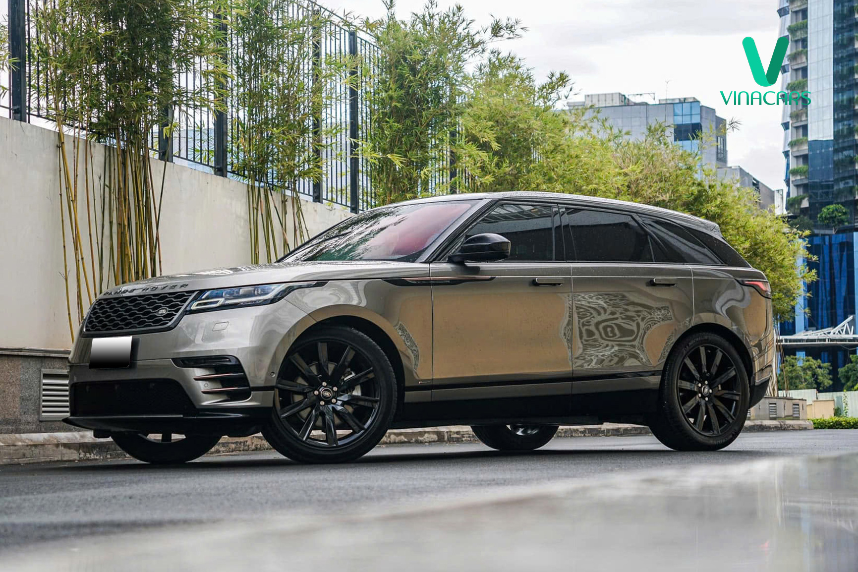 https://landrovervietnam.vn/Range-Rover-Velar-R-Dynamic-P300-SE-2018-43