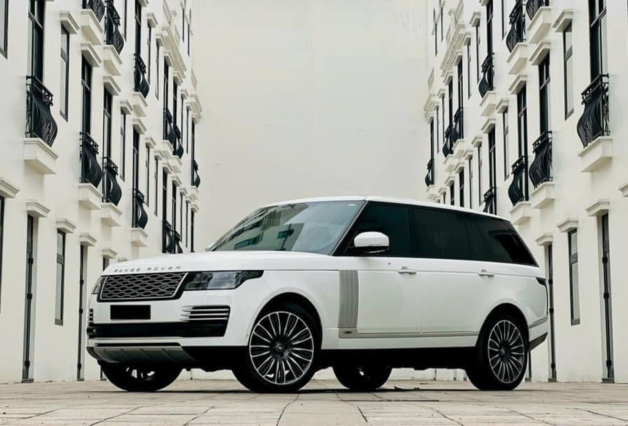 https://landrovervietnam.vn/range-rover-autobiography-p400-lwb-2020-trang-nau-39