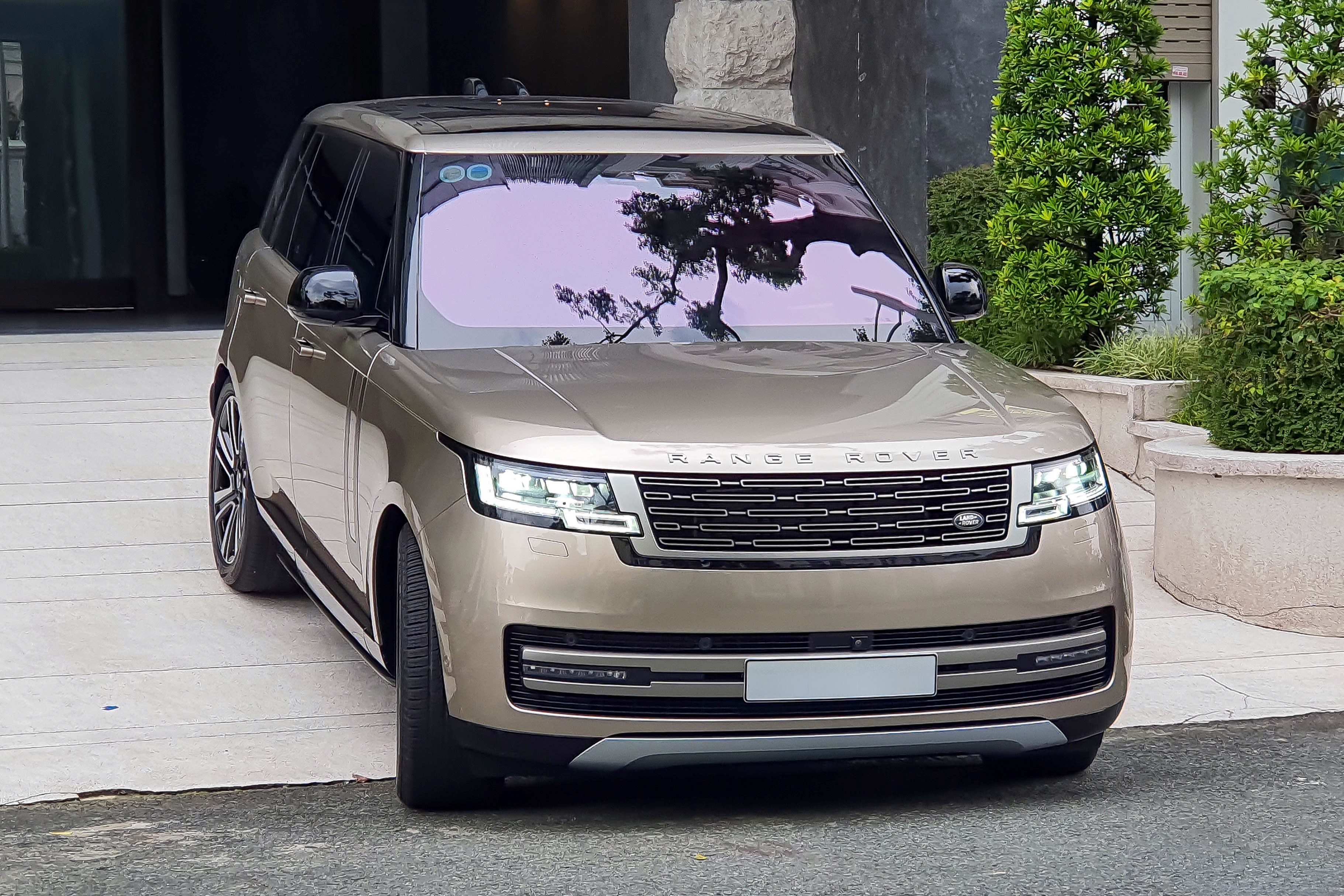 Range Rover SE LWB P400 Model 2025